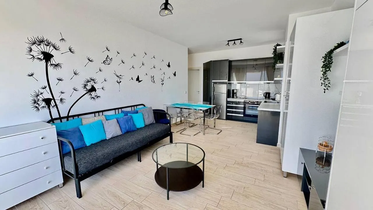 Blue Escape Sea View Apartment Sarandë 0*,